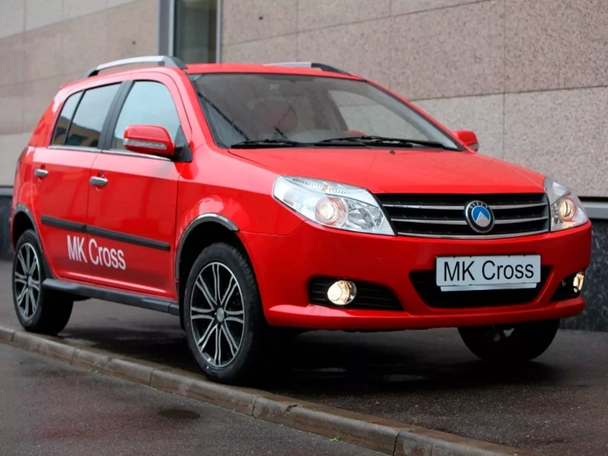Geely MK Cross