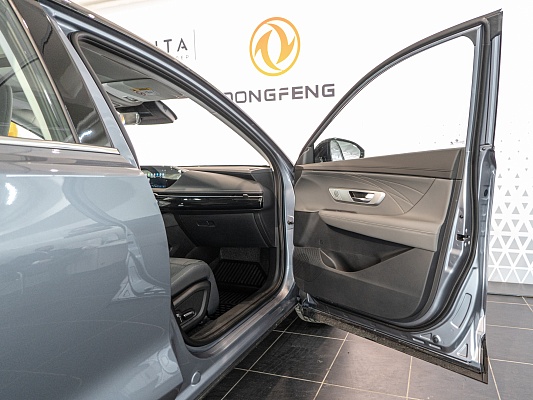 Dongfeng Huge Executive 1.5 AMT Silver Black