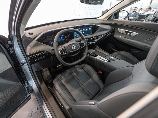 Dongfeng Huge Executive 1.5 AMT Silver Black